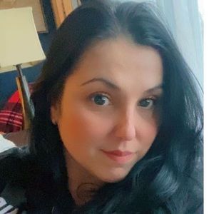 Meet your Posher, Sharon